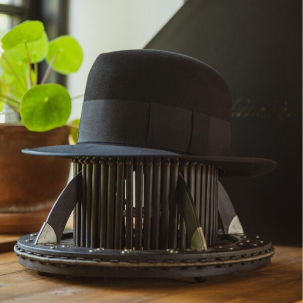 ORACOX Classic Black Comfort Hat - Image 3
